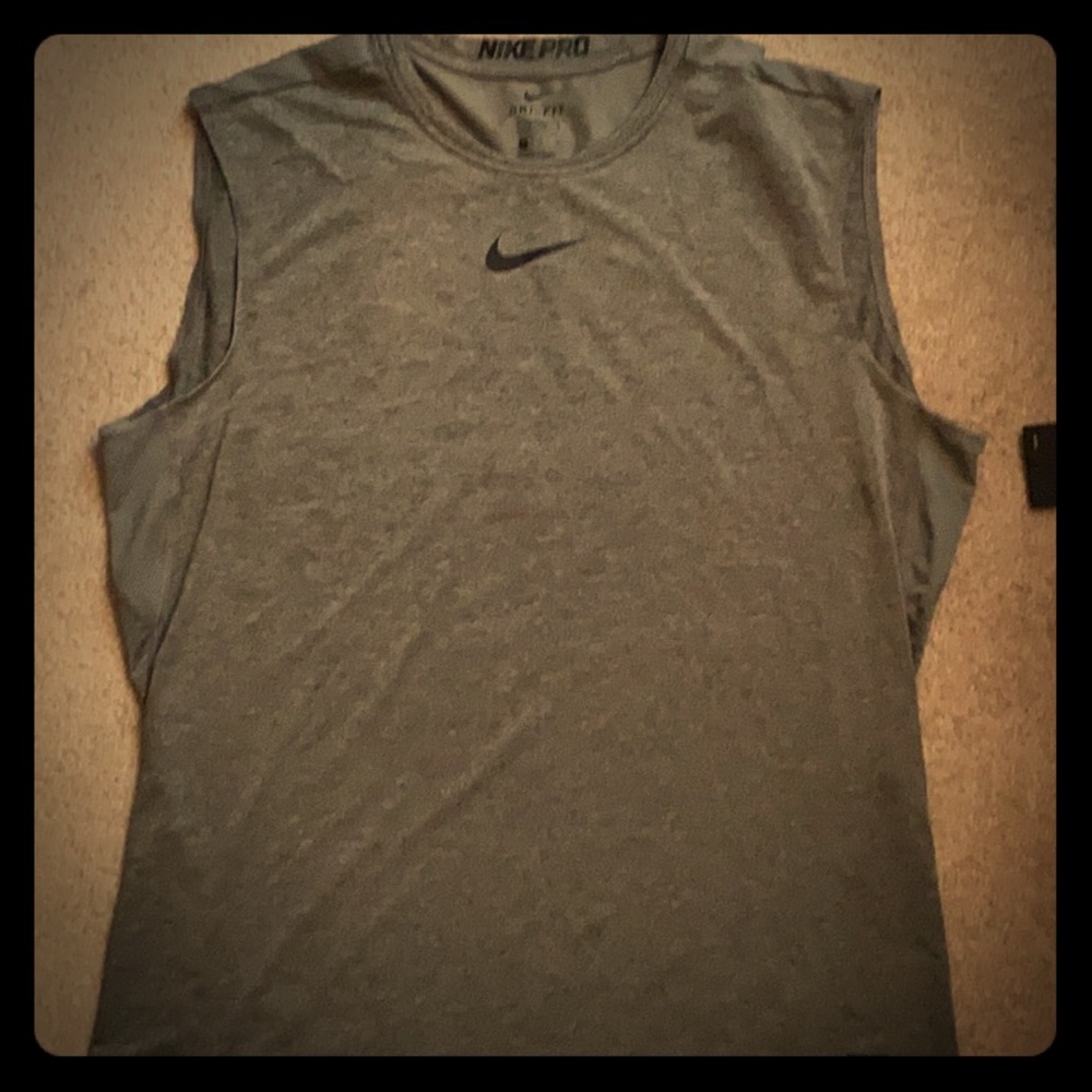 Nike Men’s muscle shirt. XL. NWT.